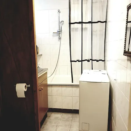 By Kino Femina Albergue *