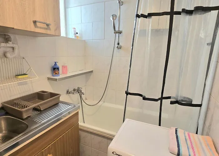 By Kino Femina Apartament *