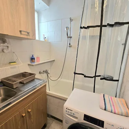 By Kino Femina Vandrerhjem *